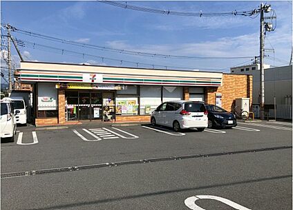 セブンイレブン 長泉桜堤2丁目店 約460m～490m(徒歩 約6～7分)