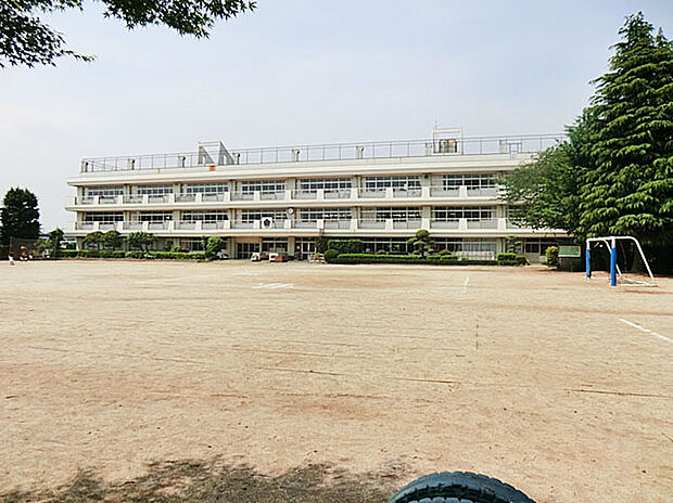 南部小学校(約1,470m)