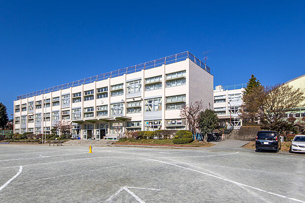 所沢市立小手指小学校(約830m)