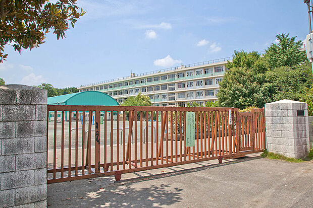 所沢市立山口小学校(約1,330m)