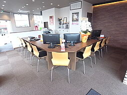 シャーメゾンショップ　都市住建株式会社　阪急夙川店