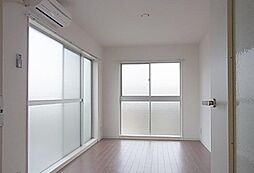 コア・イースト 1階1LDKのリビング/ダイニング