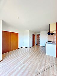 JR紀勢本線 宮前駅 3.4kmの賃貸マンション 3階3LDKのリビング/ダイニング