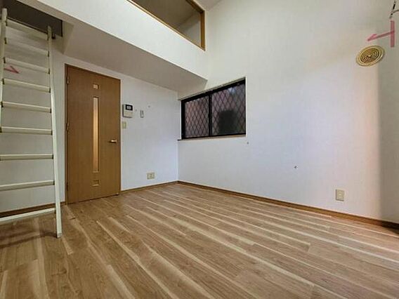 ブレッザ_内装_1