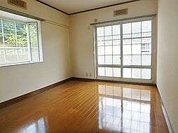 ピュアリティ多摩 204 2階2DKのリビング/ダイニング