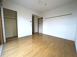 ロイヤル・クレスト 1階ワンルームのリビング/ダイニング