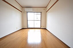 京王相模原線 京王多摩センター駅 徒歩13分の賃貸マンション 5階1Kのリビング/ダイニング