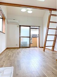 第一エクセル向台 2階ワンルームのリビング/ダイニング