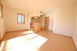 クレール四季彩の丘　六番館 2階1LDKのリビング/ダイニング