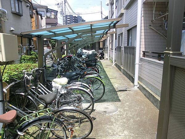 画像21:敷地内自転車置き場。