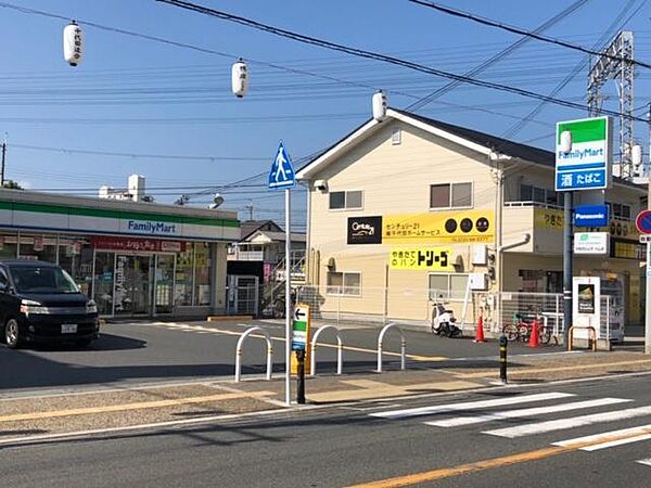 画像26:ファミリーマート千代田駅前店 847m