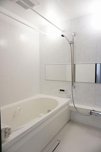 画像10:■浴室■広めのお風呂でゆったりとバスタイムをお楽しみください♪