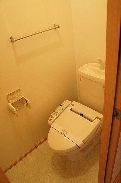 画像14:温水洗浄便座付きのバスルーム♪