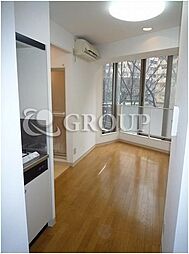 ロイヤルガーデンII 3階ワンルームのリビング/ダイニング