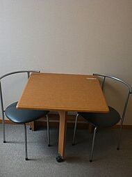 レオパレスリベール 4階1Kのリビング/ダイニング