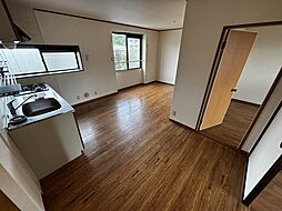 リバーサイドふじ 302 3階2LDKのリビング/ダイニング