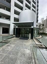 19 / 28