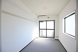 ワールドパレス永福町 4階ワンルームのリビング/ダイニング