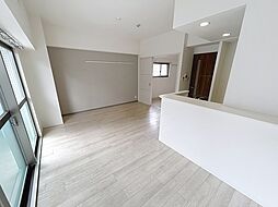 レユシール塚本 606 6階1LDKのリビング/ダイニング