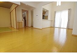 リーフィア町田やくし台戸建 1階4LDKのリビング/ダイニング