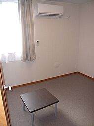 レオパレスケンティフォーリア 2階1Kのリビング/ダイニング