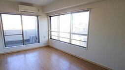 プレール学芸大学参番館 5階1Kのリビング/ダイニング