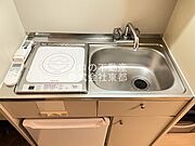 キッチンは収納付！調理器具など必要な物を収納できます☆