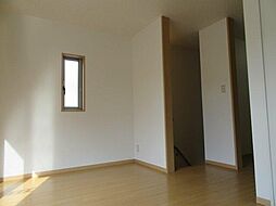 トライブロス 2階ワンルームのリビング/ダイニング