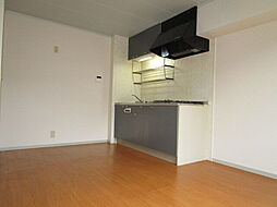 小田急多摩線 唐木田駅 徒歩8分の賃貸アパート 2階2DKのリビング/ダイニング