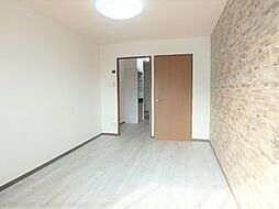 多摩都市モノレール 中央大学・明星大学駅 徒歩3分の賃貸マンション 2階1Kのリビング/ダイニング