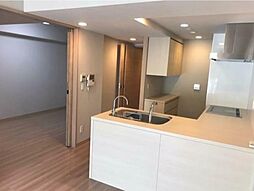 プレミスト神楽坂 405 4階2LDKのリビング/ダイニング