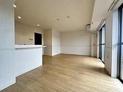 ジ・エレガンス城山 106 1階1LDKのリビング/ダイニング