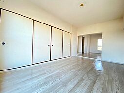 八幡ハイツ 4階2LDKのリビング/ダイニング