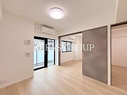 S-RESIDENCE原木中山azure 5階2LDKのリビング/ダイニング