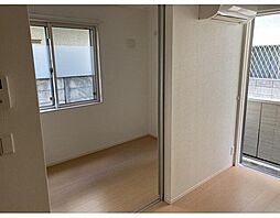 RAFFINE REGALO 1階1LDKのリビング/ダイニング