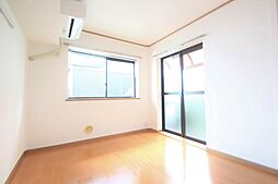 クレインズ・ヒル 103 1階1Kのリビング/ダイニング