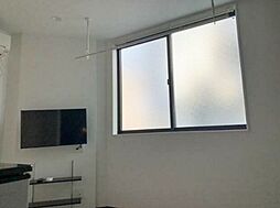 メゾンハイウェイ春日町 1階1Kのリビング/ダイニング