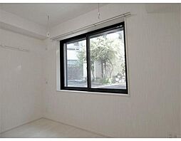 THE ROOMS 西大井 1階1Kのリビング/ダイニング