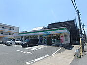 ファミリーマート南行徳三丁目店 578m