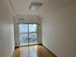 ポンデロッサ鶴見II 1階ワンルームのリビング/ダイニング