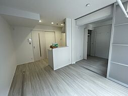 リトルキャビン 1階1Kのリビング/ダイニング