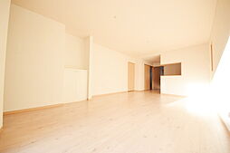 エイト唐木田 302 3階1Kのリビング/ダイニング