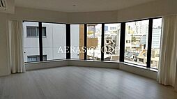 ザ・パークハウス三田ガーデン レジデンス＆タワー タワー棟 303 3階3LDKのリビング/ダイニング