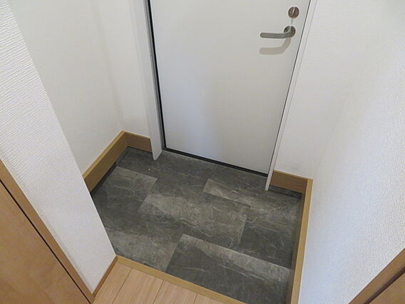 hillsO.K.A_内装_5