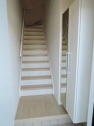 ルミエール モンドB 2階1LDKのリビング/ダイニング