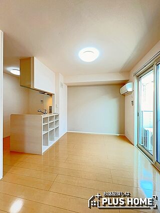 イソラフェリジェ2_内装_0