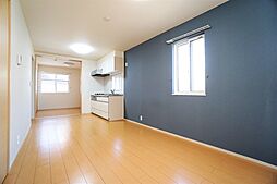 サンフラット 101 1階1LDKのリビング/ダイニング