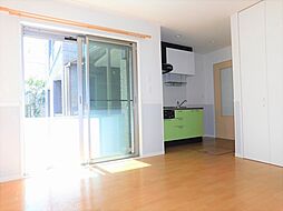 ウエストフォレスト 101 1階ワンルームのリビング/ダイニング