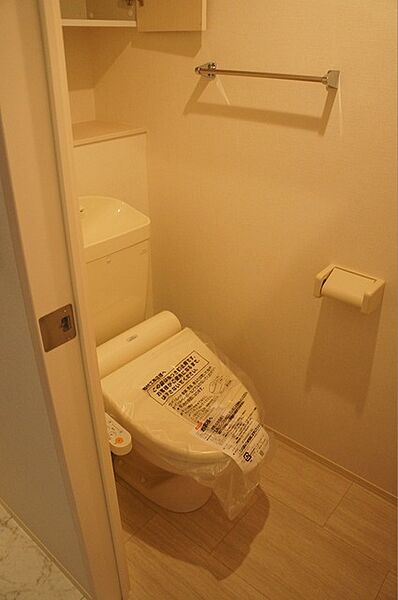 画像4:温水洗浄便座付きのトイレです♪