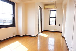 JR中央線 三鷹駅 徒歩14分の賃貸マンション 4階1Kのリビング/ダイニング